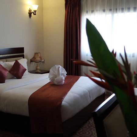 מונרוביה Boulevard Palace Hotel מראה חיצוני תמונה