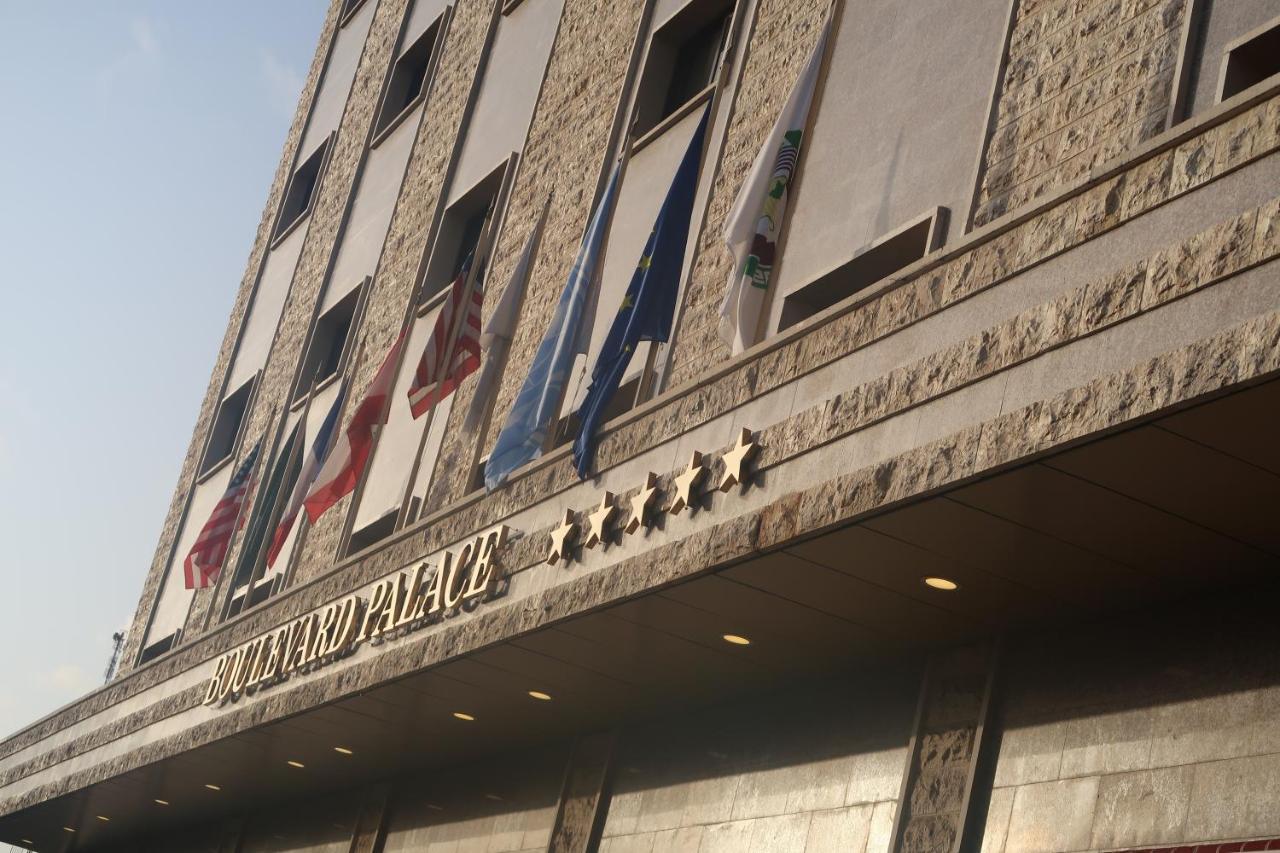 מונרוביה Boulevard Palace Hotel מראה חיצוני תמונה