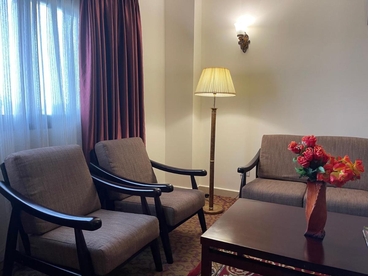 מונרוביה Boulevard Palace Hotel מראה חיצוני תמונה