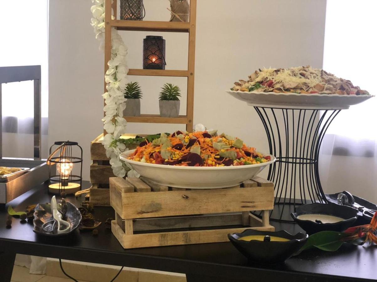 מונרוביה Boulevard Palace Hotel מראה חיצוני תמונה