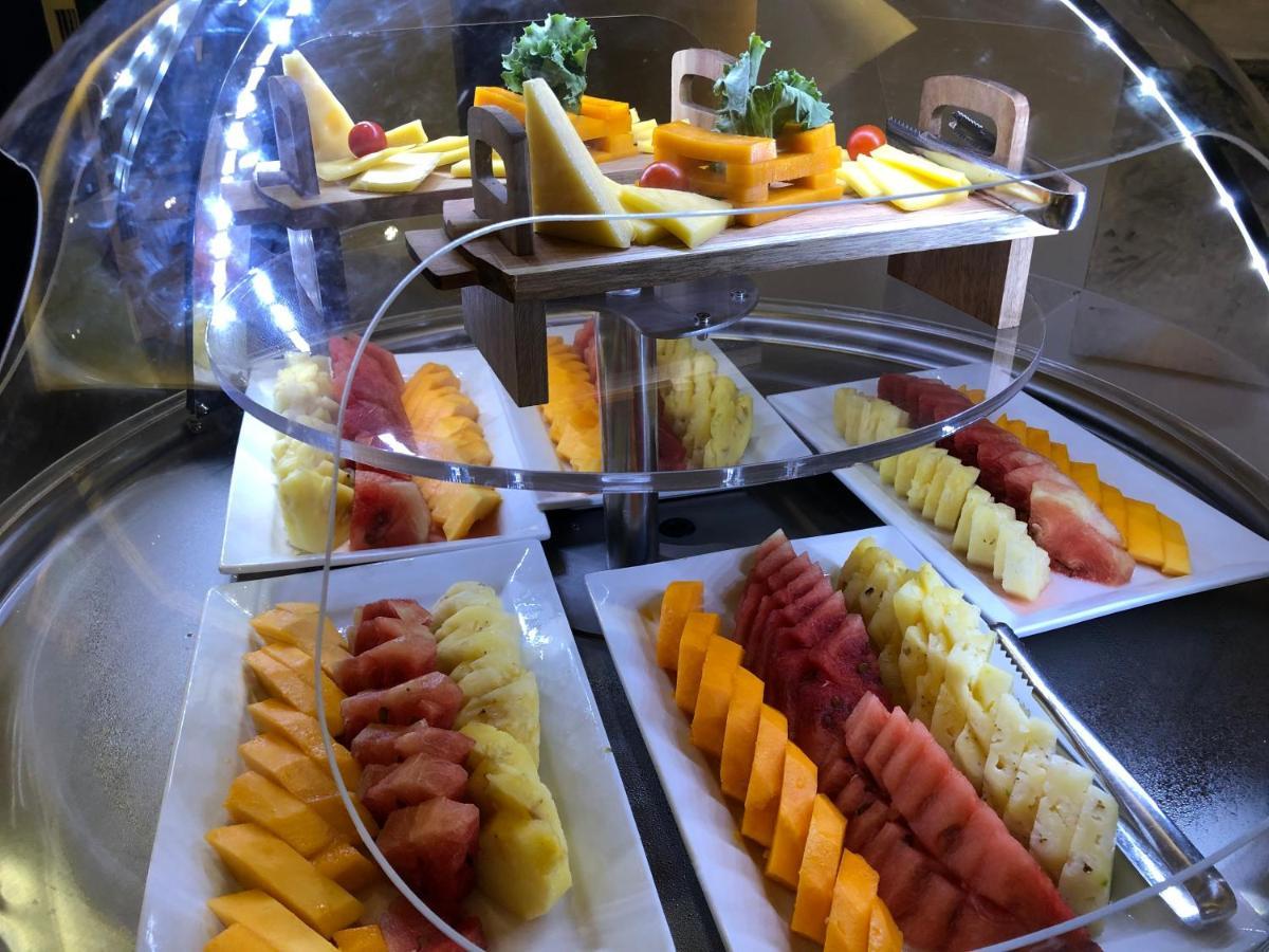 מונרוביה Boulevard Palace Hotel מראה חיצוני תמונה