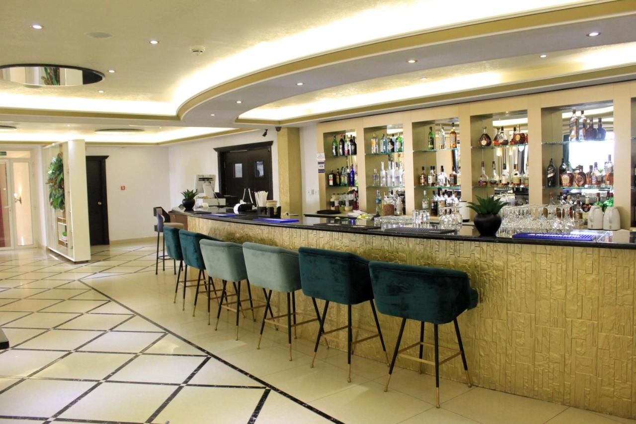 מונרוביה Boulevard Palace Hotel מראה חיצוני תמונה