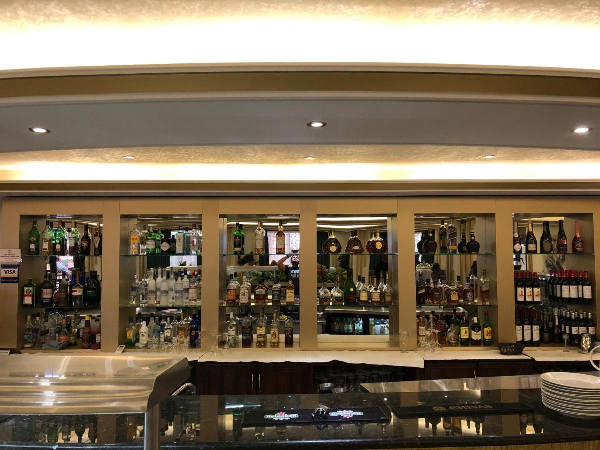 מונרוביה Boulevard Palace Hotel מראה חיצוני תמונה