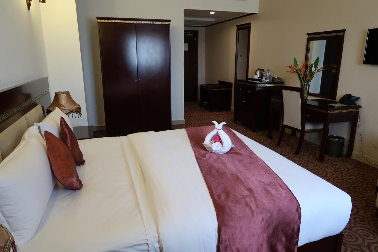 מונרוביה Boulevard Palace Hotel מראה חיצוני תמונה