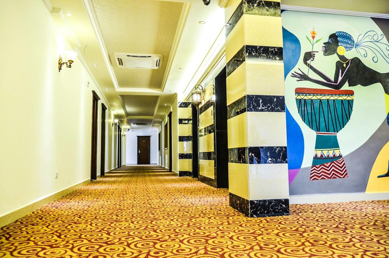 מונרוביה Boulevard Palace Hotel מראה חיצוני תמונה
